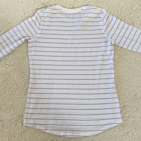 ❤️ Lululemon Ever Ready Long Sleeve Stripe Shirt Size 4 NWT - Picture 3 of 12
